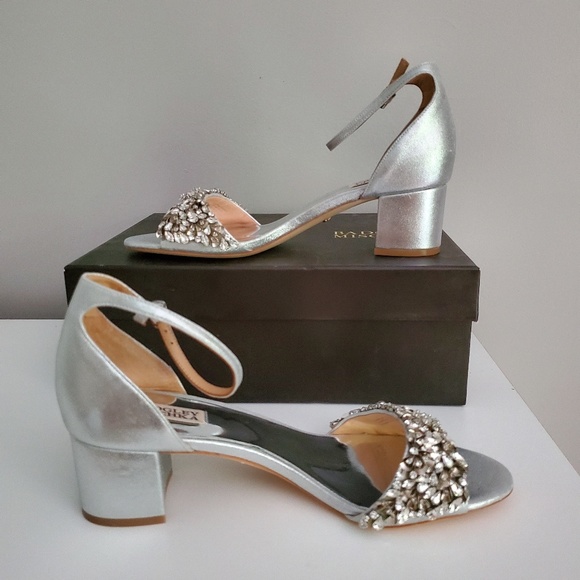 badgley mischka vega heels